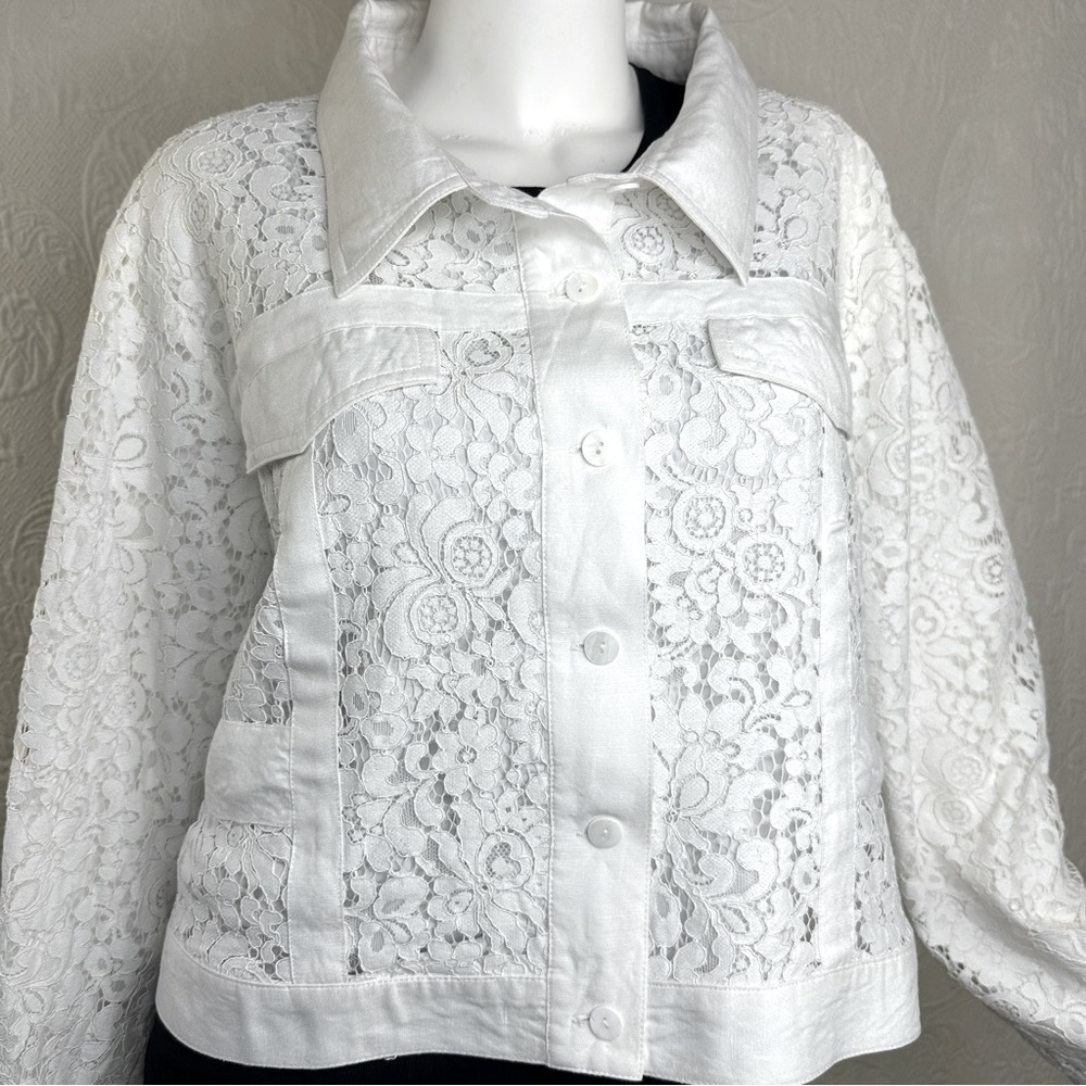 Reba Woman White Lace Cropped Jacket